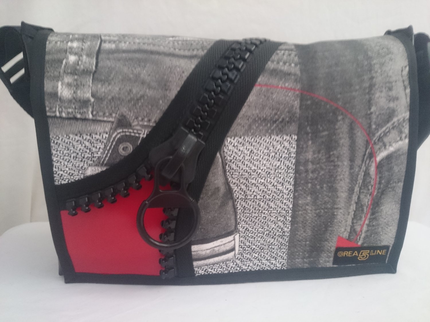 Handtasche mit Dekor - Reissverschluss Jeans schwarz ab