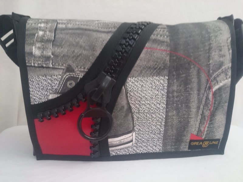 Handtasche mit Dekor - Reissverschluss Jeans schwarz ab