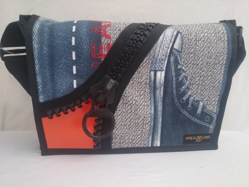 Handtasche mit Dekor - Reissverschluss Jeans blau ab