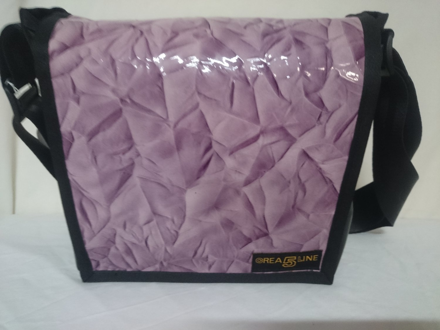 Handtasche klein / "zerknittertes" Kunstleder violett ab