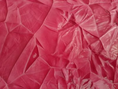 "Zerknittertes" Kunstleder in violett und pink