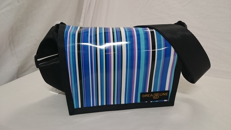 Handtasche mini / blaue Streifen ab