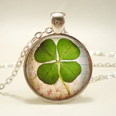Four-leaf Clover Glass Pendant Necklace-Wear this when you play the lottery or Bingo &amp; as a reminder to wish without limits!!!