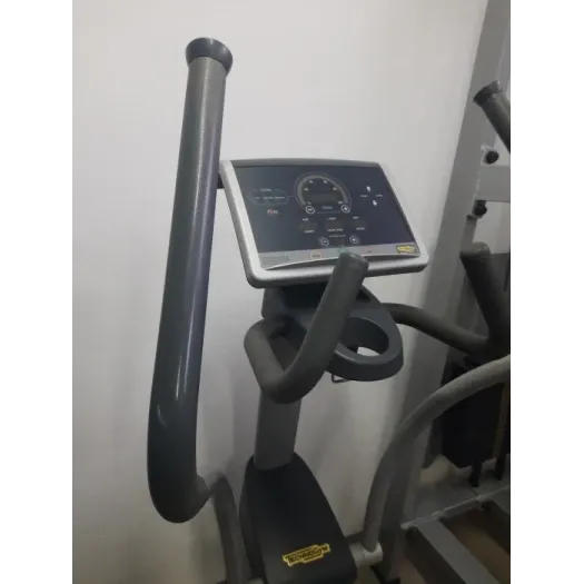 BICICLETA ELÍPTICA TECHNOGYM EXCITE (USADA EN BUEN ESTADO)