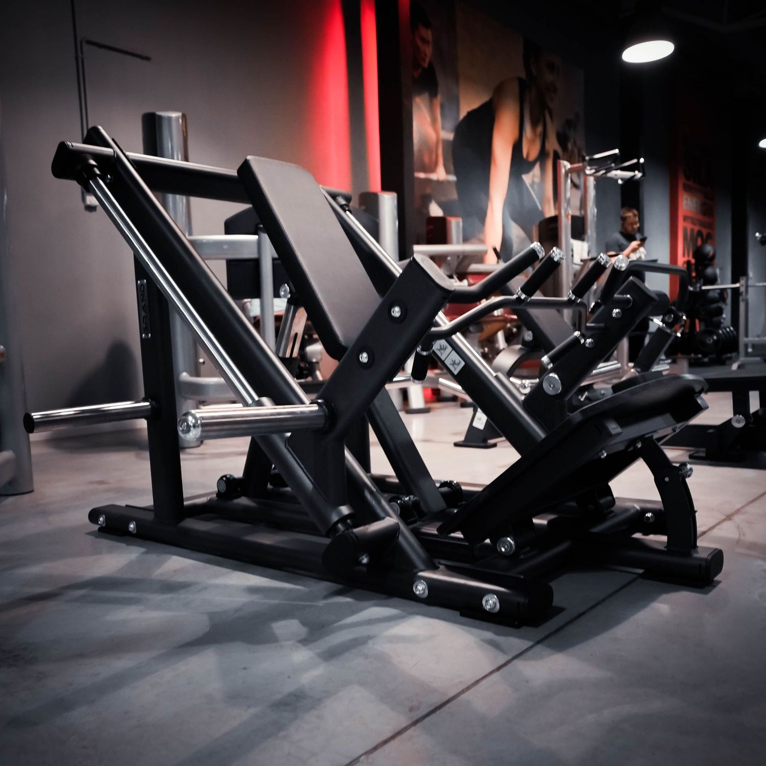 MÁQUINA DE REMO LINEAR (ROW LINEAR) PROFESIONAL GRAND FITNESS MÁQUINA DE REMO LINEAR (ROW LINEAR) PROFESIONAL GRAND FITNESS