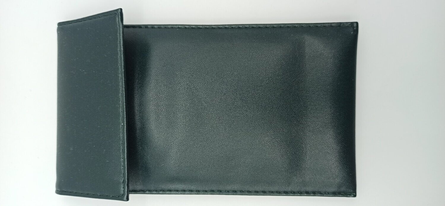Funda grande blanda con broche magnético