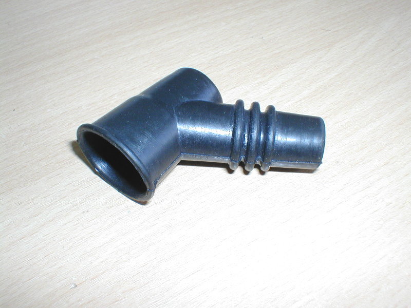 Ribbed master cylinder dust boot 43069-001
