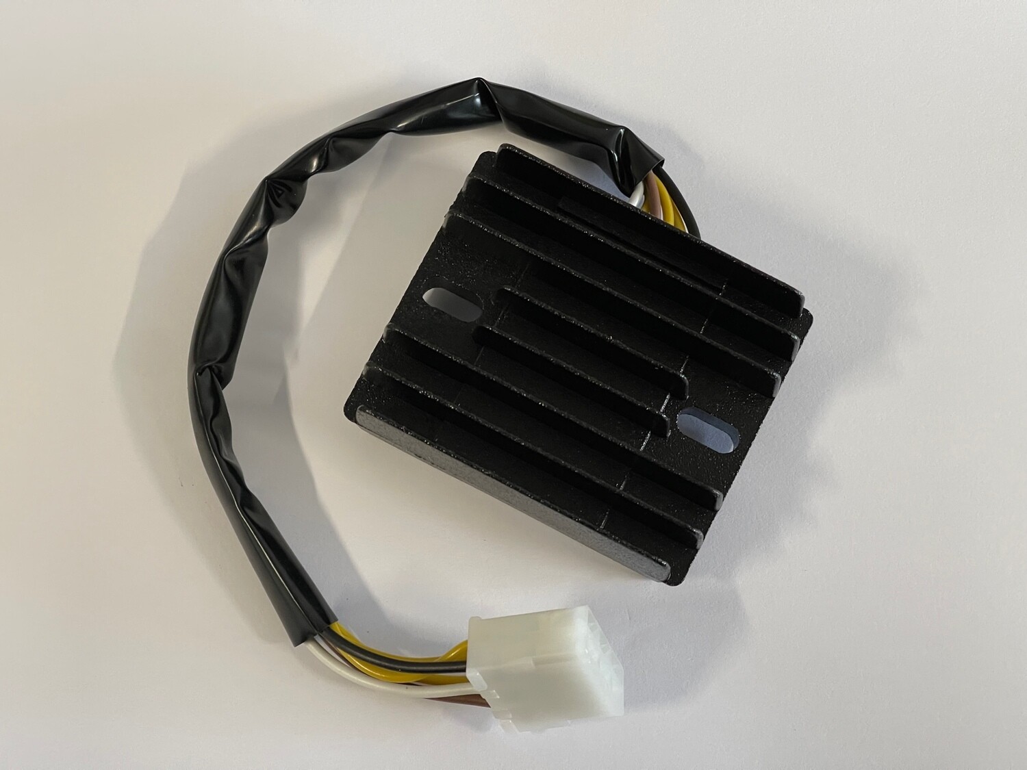 Kawasaki Z1000J GPZ 1100 combined regulator/rectifier