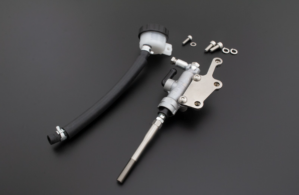 Kawasaki Z1000 A1/A2 Rear Master Cylinder Replacement