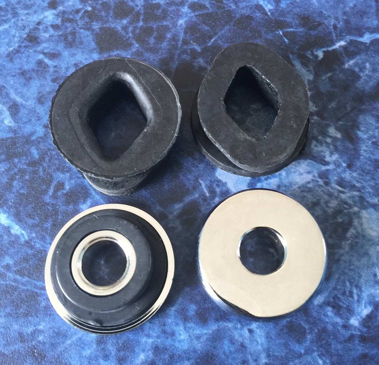 Kawasaki Z1 KZ 900 1000 Z1R Rear Indicator grommet set 92075-128 92075-158