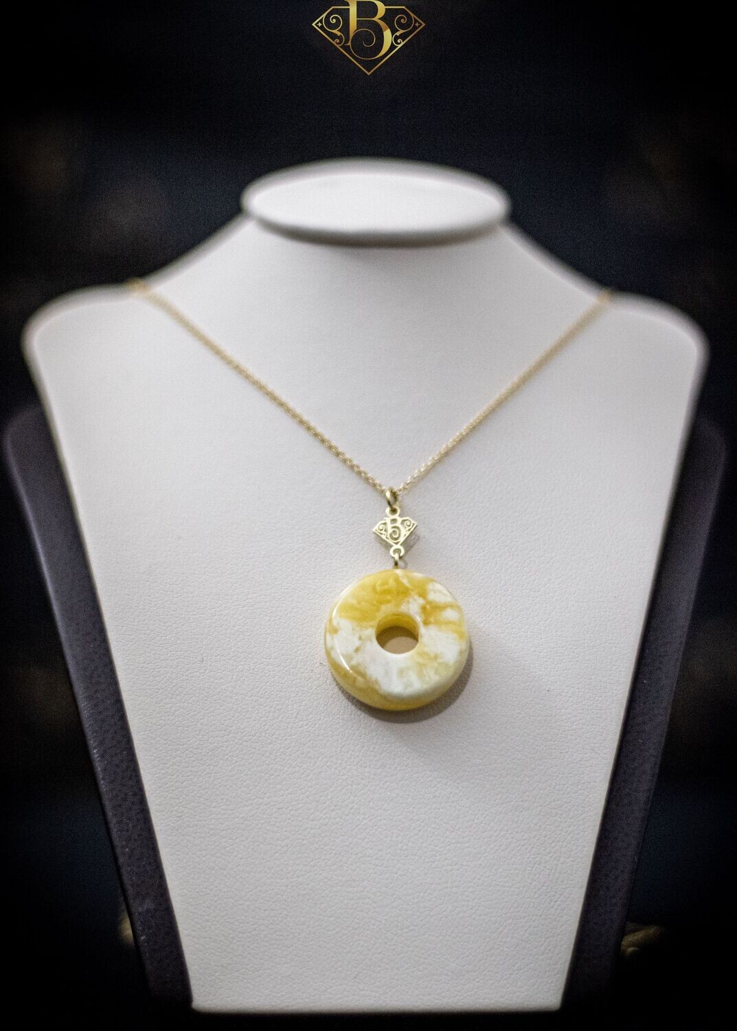 Creamy White/Yellow Donut
