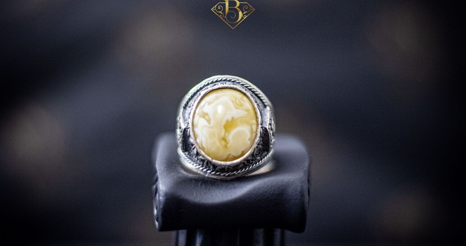 Amber Silver Ring (Oval Shape)
