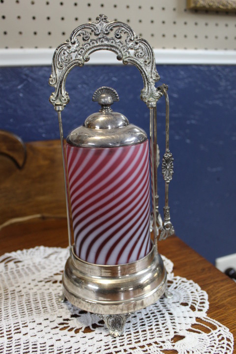 CRANBERRY PICKLE CASTOR