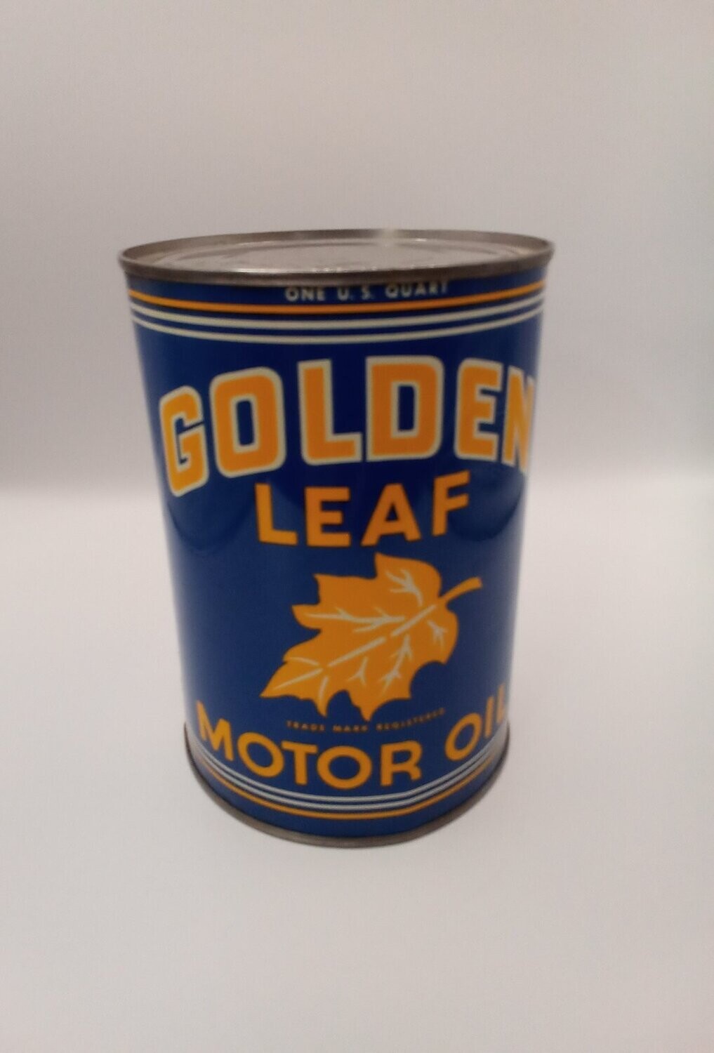 Golden leaf motor oil can