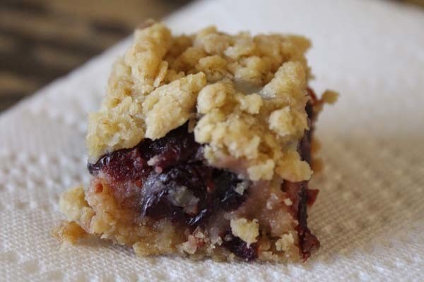 SOUR CREAM CRANBERRY BARS