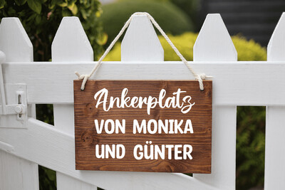 Holzschild Ankerplatz personalisierbar Holzschild Ankerplatz personalisierbar