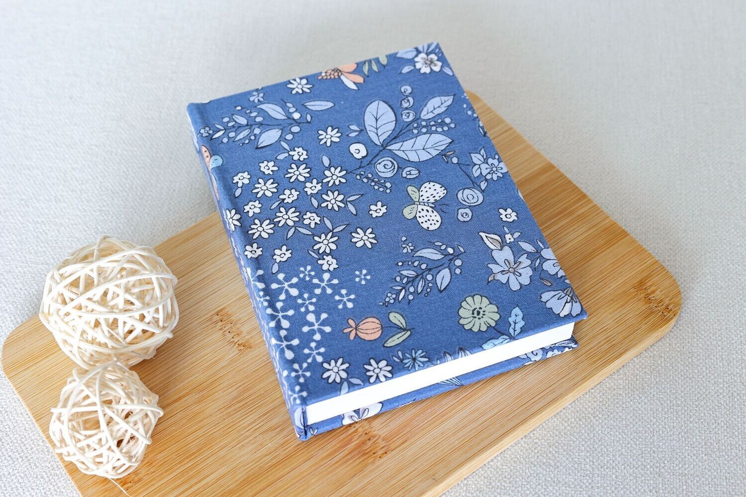 Handgenähtes Notizbuch A6 "Jeansblau Schmetterling"