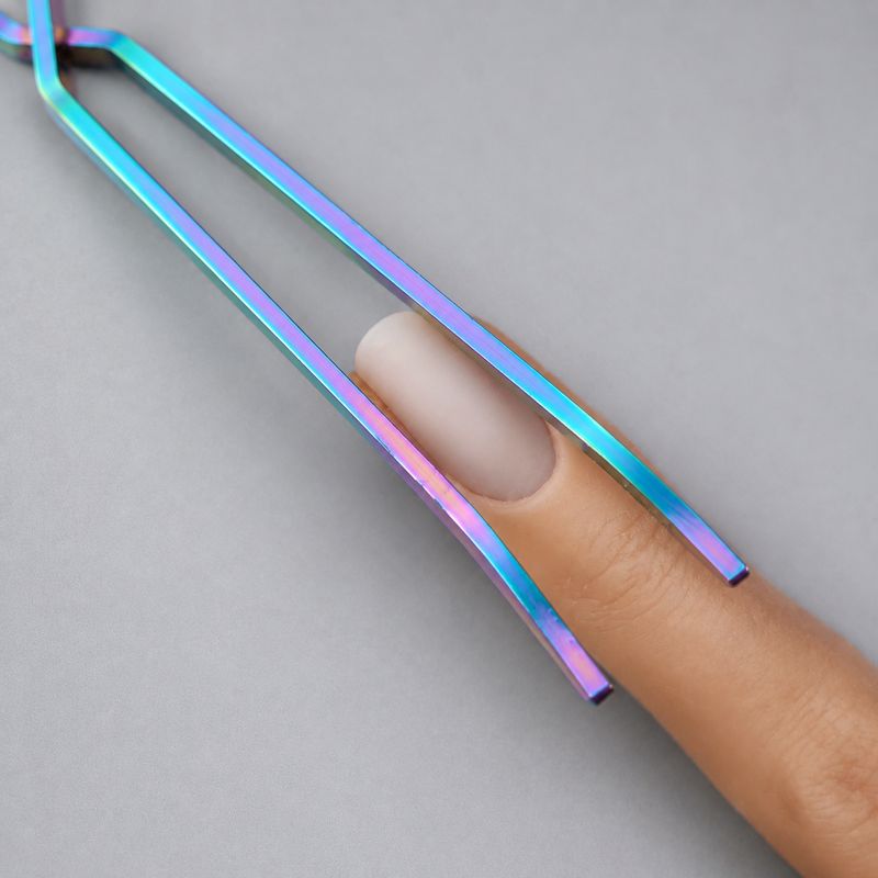 Multicolor C-Curve Pinching Tweezers