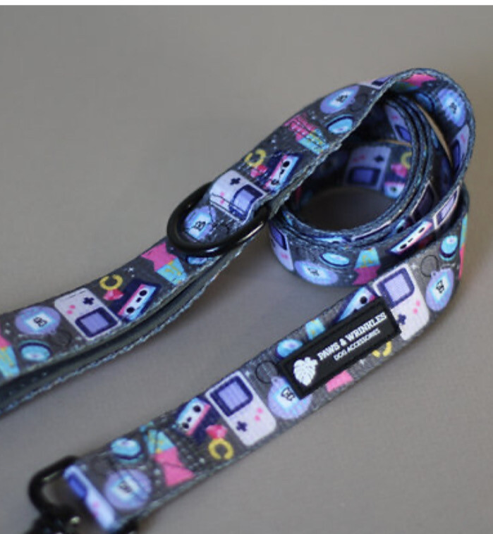 Paws & Wrinkles Throw Bark Lead
