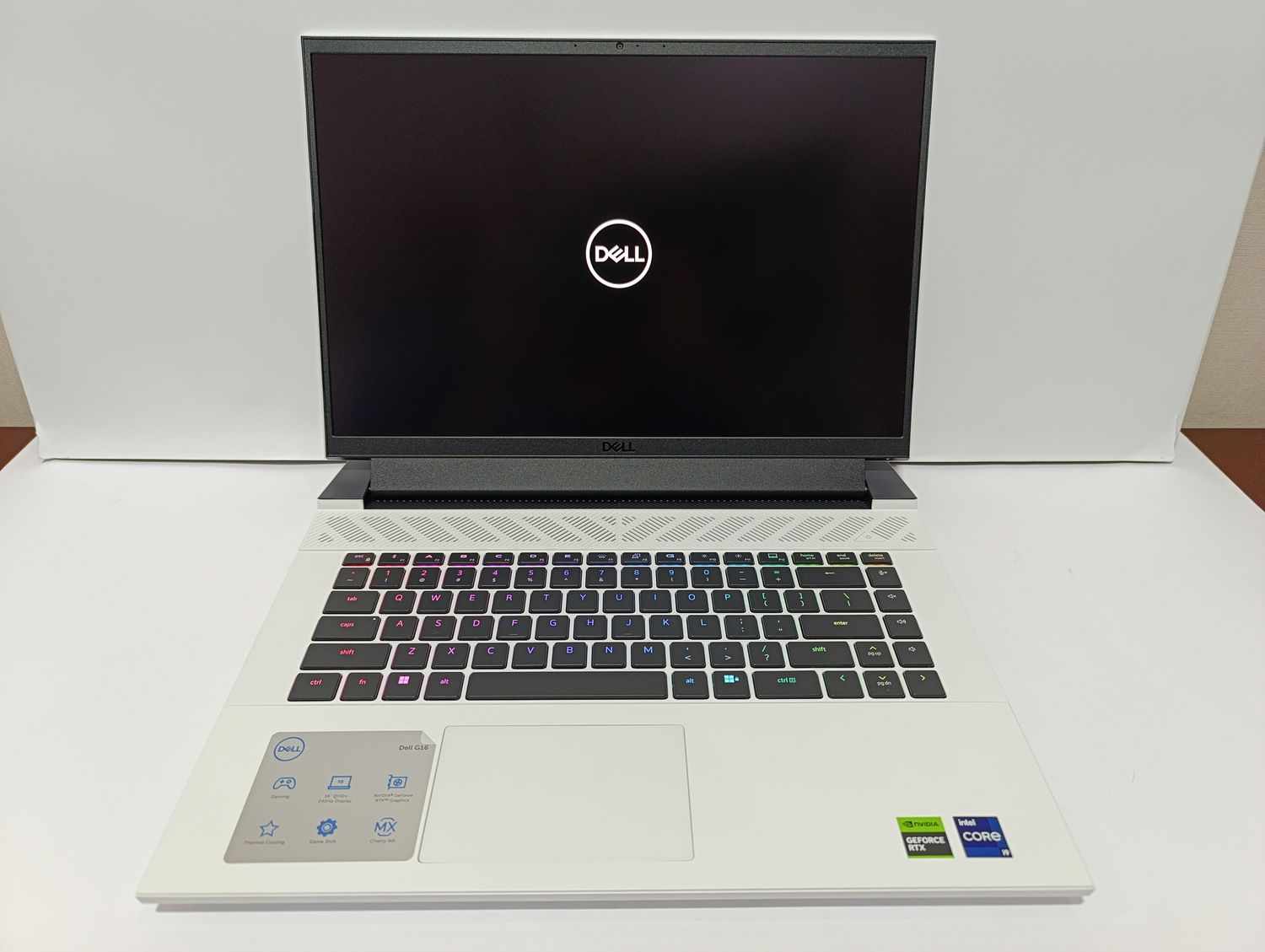 ІДЕАЛЬНИЙ БІЛИЙ ТОПОВИЙ КРАСЕНЬ DELL G16 QHD Core I9 13900HX / 16GB RAM / RTX 4070 8GB/ SSD 1TB / БАТАРЕЯ 1 цикл 100%