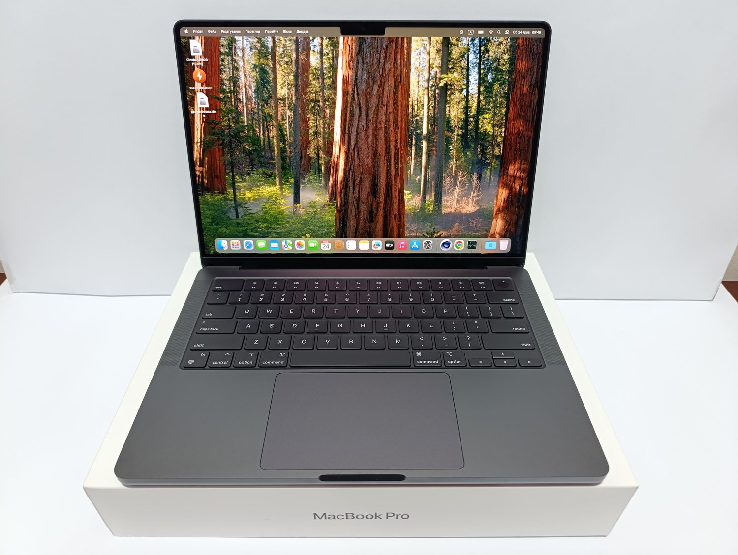 ВАРШАВА! ШВИДКА ДОСТАВКА ПО ЄС! НОВА МОДЕЛЬ 2025 ІДЕАЛ лише 6 циклів! MACBOOK PRO 14 M4 BLACK / 16GB RAM / SSD 512GB / APPLE CARE 01/2026 ПОВНИЙ КОМПЛЕКТ + чохол