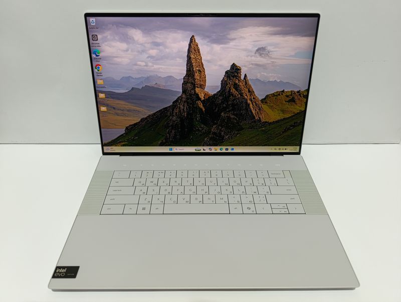 БІЛИЙ ФАНТАСТИЧНИЙ КРАСЕНЬ DELL XPS 9640 2025 16" Core Ultra 9 185H / 32GB RAM / GeForce RTX 4070 / максимальна батарея 98mWh 100%!