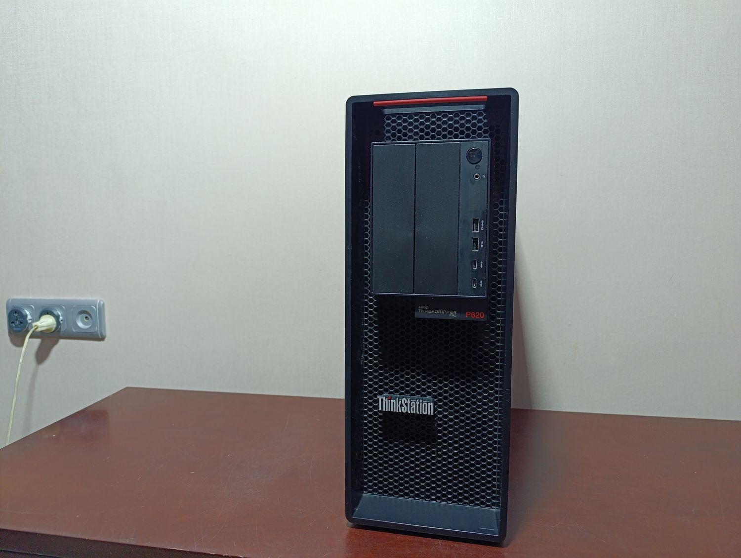 ПРОФЕСІЙНА AI / РЕНДЕР СТАНЦІЯ Lenovo ThinkStation P620 / Threadripper PRO 3975WX 64 потоки / 128GB RAM / SSD 2TB NVMe / Quaddro RTX4000 (RTX 3060) 8GB /