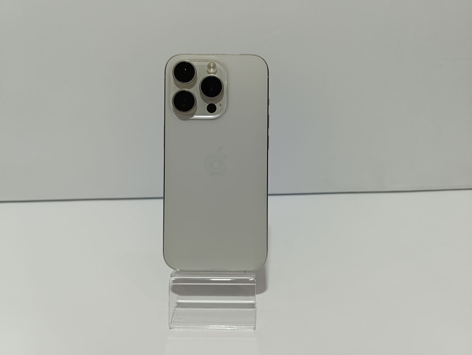 IPHONE 15 PRO WHITE 512GB (83% батарея) NEVERLOCK