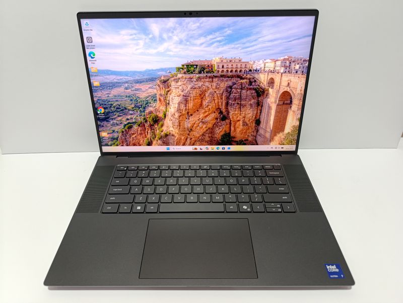 ІДЕАЛЬНО ПІД LLM AI! DELL PRECISION 5690 16` inch / Core Ultra 7 155H / 32GB RAM / 512GB / QUADRO RTX A3500 ada gen 12GB GDDR6 (аналог 4080)!!!/ топова батарея 98mAh 100%!/ DELL PRO SUPPORT 06/2027!
