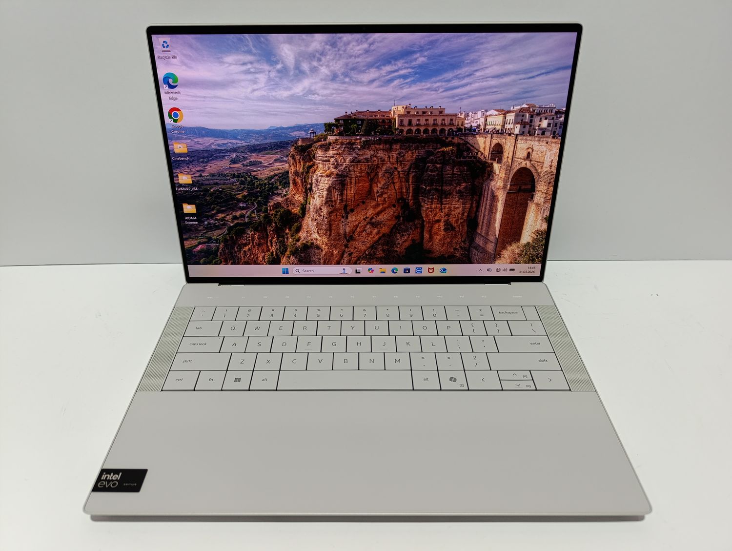 ІДЕАЛЬНИЙ БІЛИЙ КРАСЕНЬ DELL XPS 9440 2025 14.5" OLED 3K TOUCH Core Ultra 7 155H / 32GB RAM / Intel ARC / батарея 3 цикли