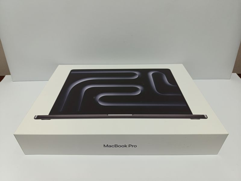 НОВИЙ ЗАПАКОВАНИЙ Apple Store USA MACBOOK PRO 16 M5 PRO 64 GB RAM!!! SSD 1TB BLACK НАЙНИЖЧА ЦІНА ПО КРАЇНІ!