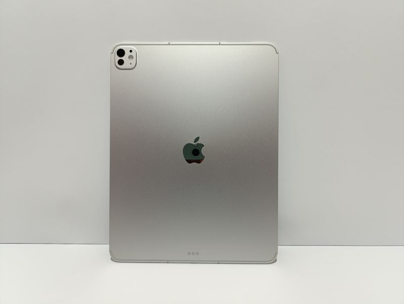 ТОПОВА НОВА МОДЕЛЬ Apple iPad Pro 13 CELLULAR 11/2025 M5!, 512GB, Silver, Wi-Fi + ESIM (ME8C4) лише 4 цикли 100% НАЙНИЖЧА ЦІНА ПО УСІЙ ЄВРОПІ!