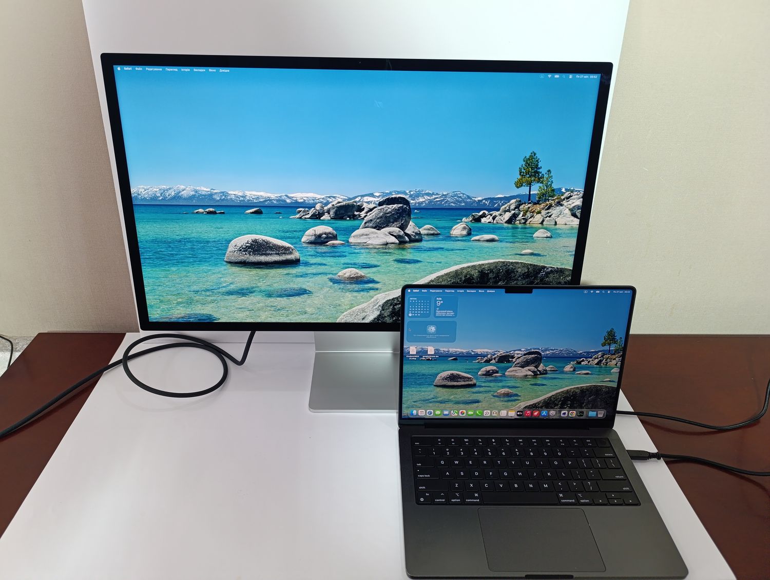 Apple 27" Studio Display 01/2026 5K Retina LCD Tilt Adjustable Stand Silver Apple Care до 01/2027!