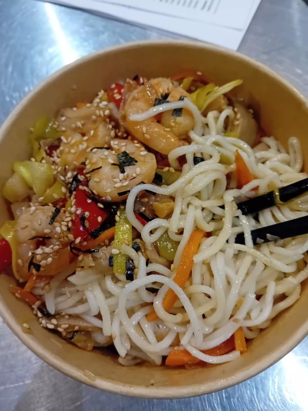 Ramen aux légumes et crevette