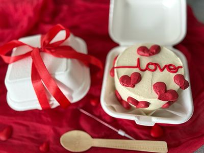 V-Day Bento cake 1