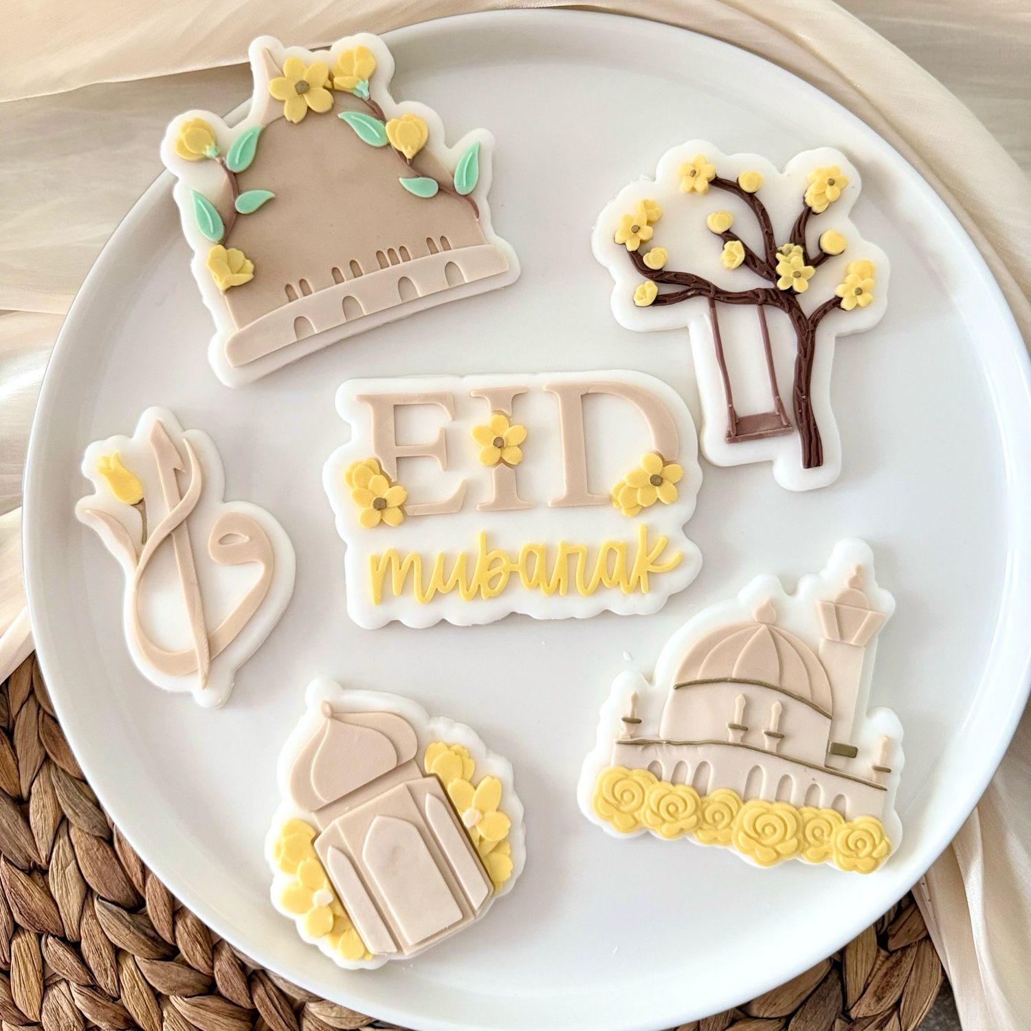 EID in yellow💛