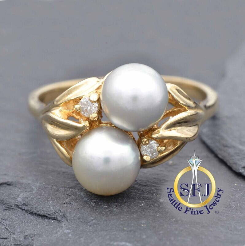 Tahitian Pearl and Diamond Ring, Solid 14K Yellow Gold
Tahitian Pearl and Diamond Ring, Solid 14K Yellow Gold