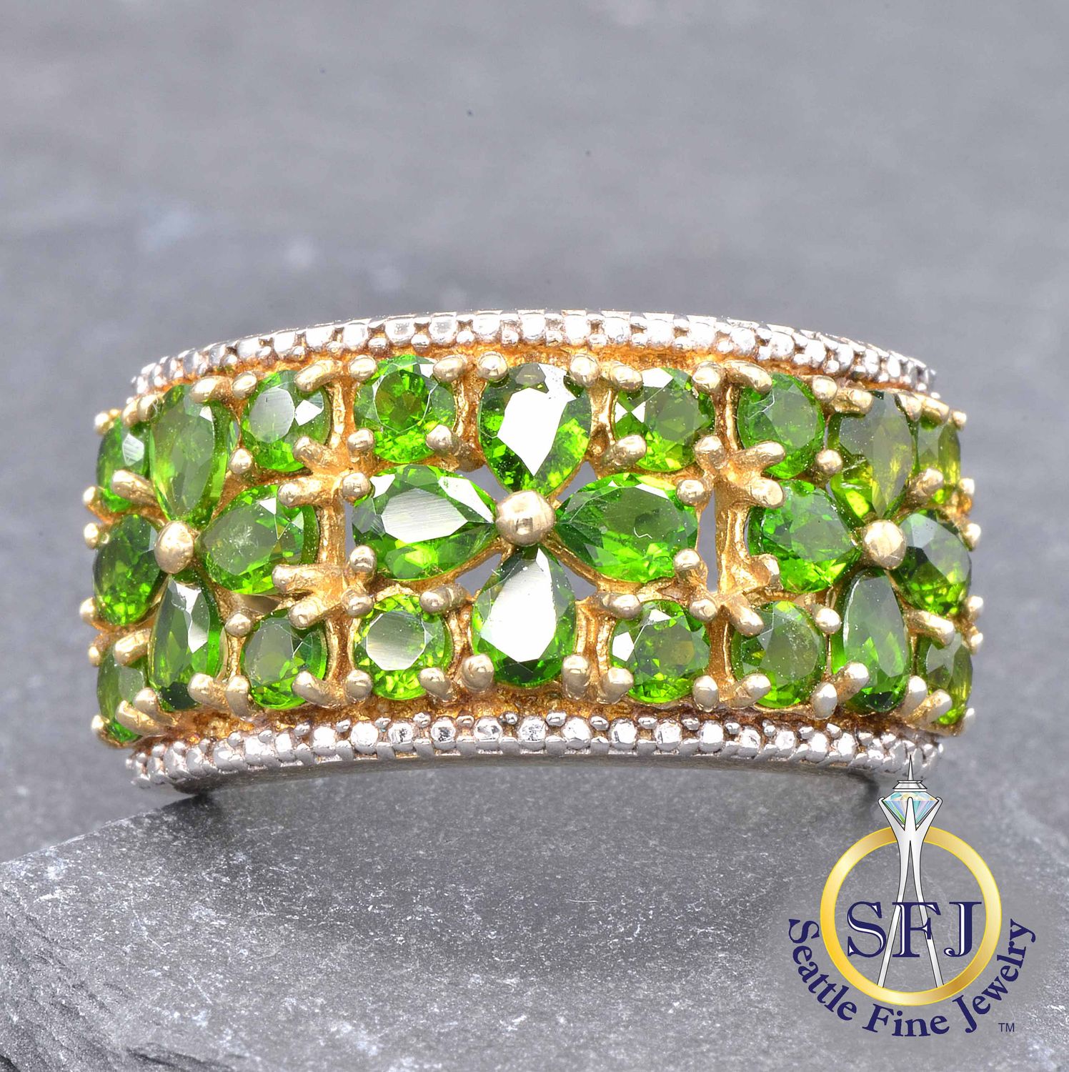 Chrome Diopside Botanical Cluster Band Milgrained Ring, Solid Sterling Silver
Chrome Diopside Botanical Cluster Band Milgrained Ring, Solid Sterling Silver
