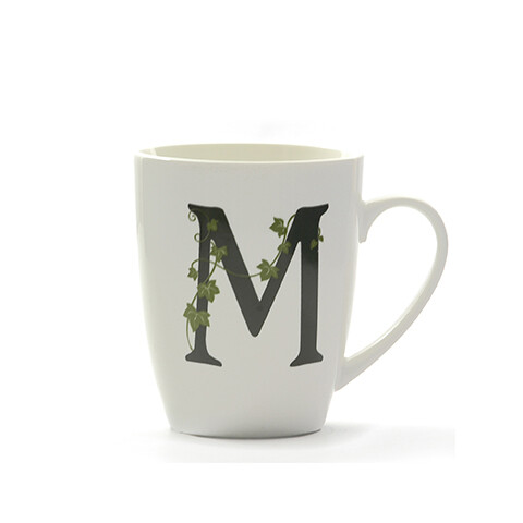 Mug lettera 'M' atupertu