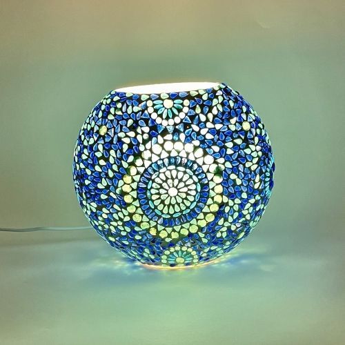 Lampada da tavolo in vetro mosaicata blue moon h. 17 cm. Lampada da tavolo in vetro mosaicata blue moon h. 17 cm.