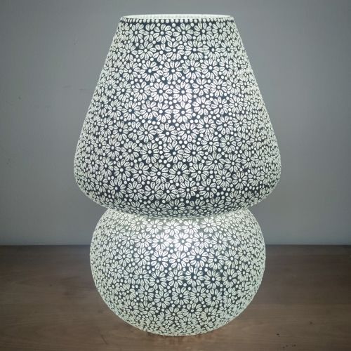 Lampada da tavolo in vetro mosaicata white daisy xl h. 64 cm. Lampada da tavolo in vetro mosaicata white daisy xl h. 64 cm.