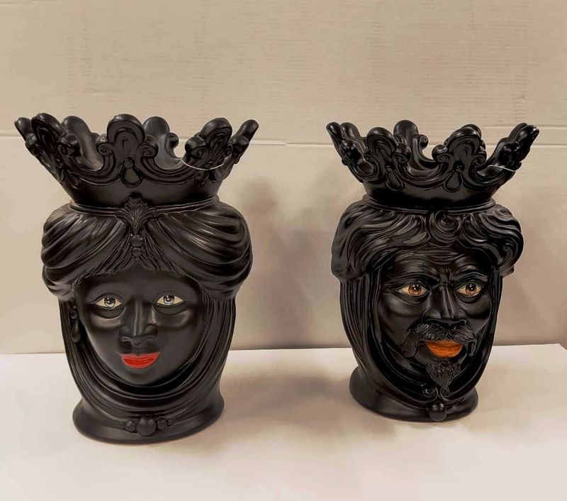 Coppia Teste di Moro nero opaco h. cm.40 Ceramica Sofia Coppia Teste di Moro nero opaco h. cm.40 Ceramica Sofia