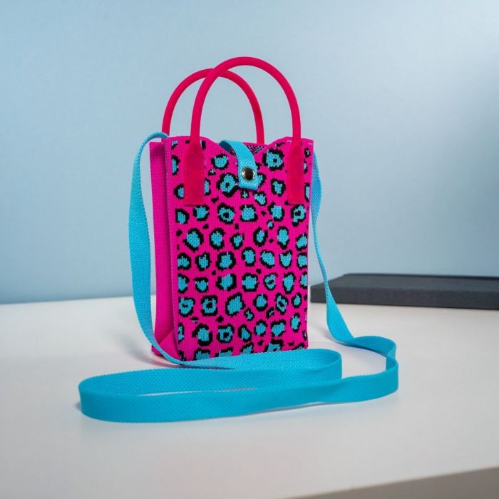 Portacellulare lavorato a maglia fantasia leopardata
