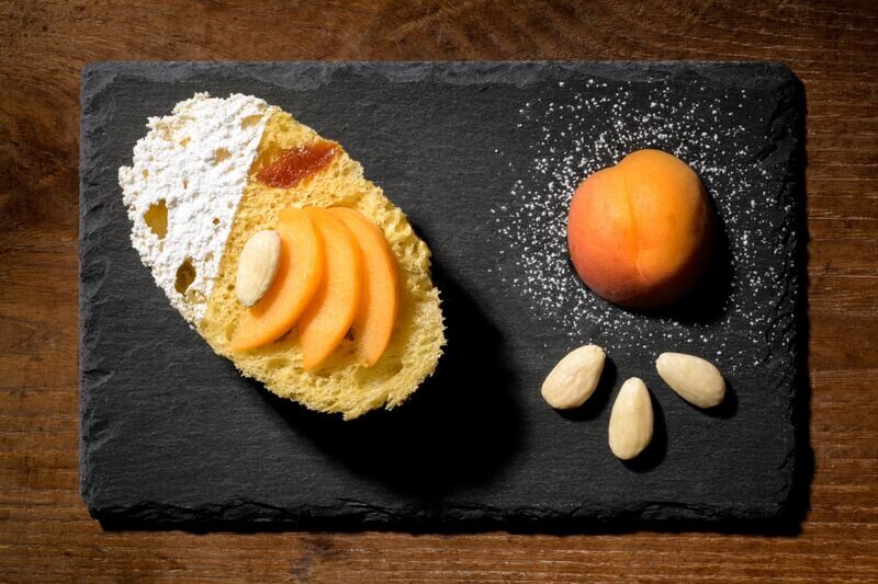 COLOMBA Albicocca e Ratafià