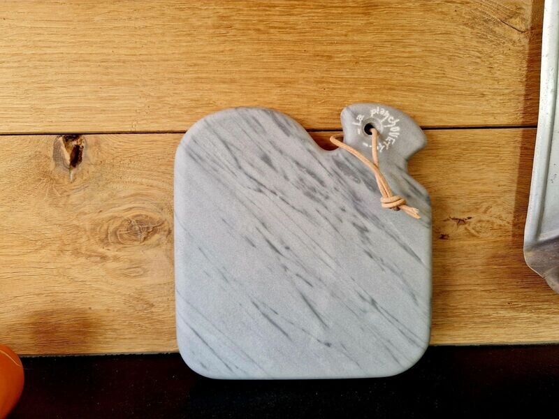 Petite planche marbre gris Dionyssos