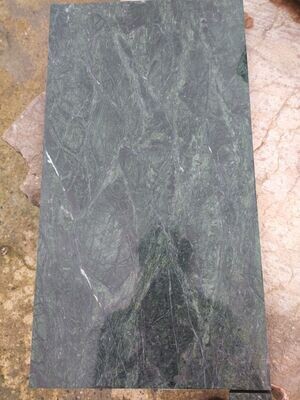Très grande planche en marbre vert Guatemala