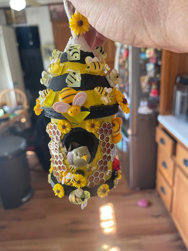 Wilby's Wonders Wil-bird Houses - Wil-Bee Edition (Domestic Shipping)