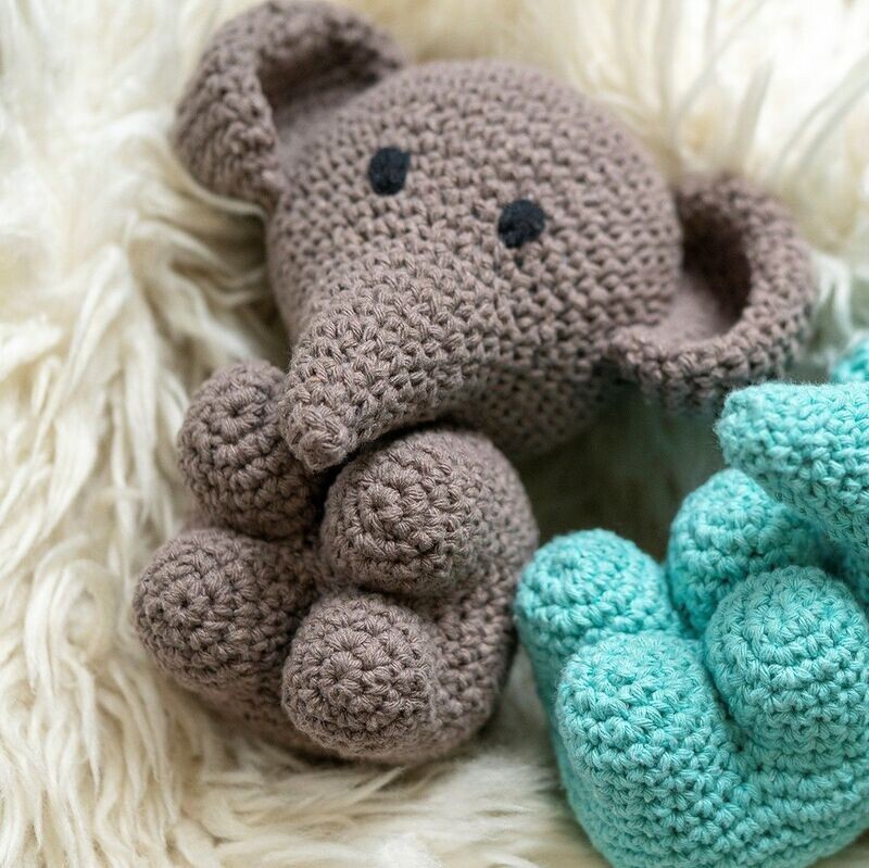 Hoooked DIY Häkelset Elefant Eco Barbante Taupe