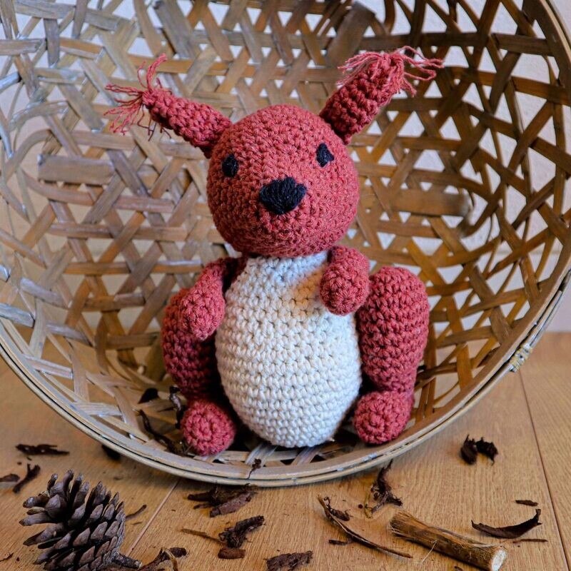 Hoooked DIY Häkelset Eichhörnchen Suzy