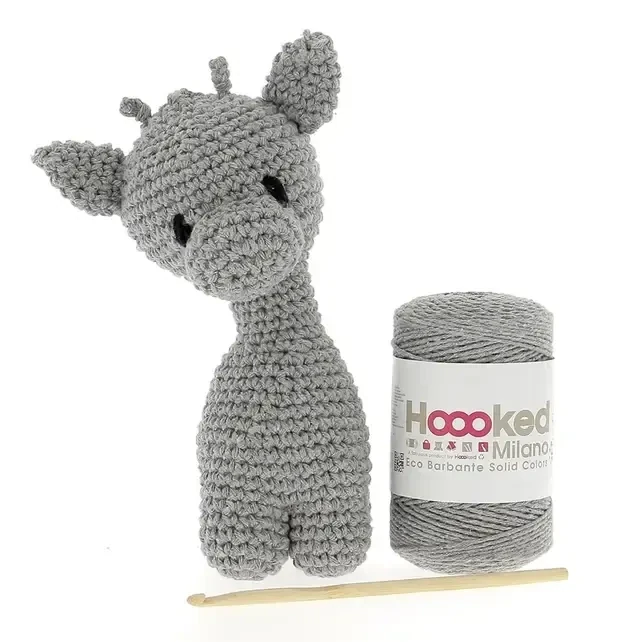 Hoooked DIY Häkelset Giraffe Ziggy Eco Barbante Gris